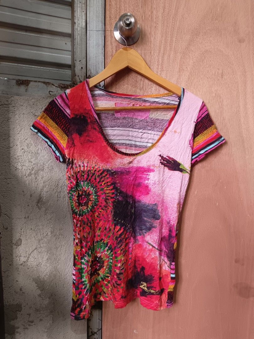 Desigual y2k floral top (Category: Shirts) located in Davao. Submitted by mln-boutique (Listing ID 1468058361, Image 1). Description: size - s good condition.