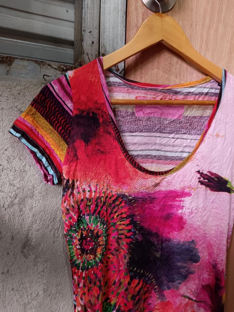 Desigual y2k floral top (Category: Shirts) located in Davao. Submitted by mln-boutique (Listing ID 1468058361, Image 2). Description: size - s good condition.