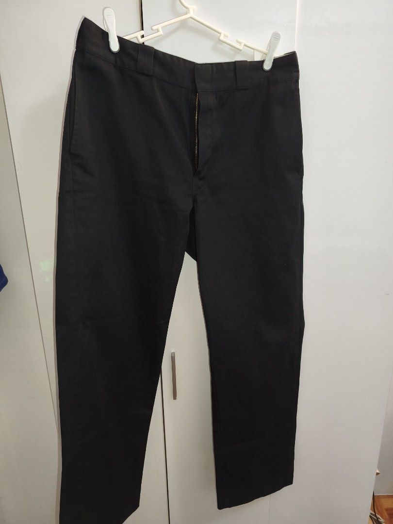Dickies 874 Work Pants Black size 34 (Category: Chinos) located in Paranaque City. Submitted by seth.fernand0 (Listing ID 1468025644, Image 1). Description: Dickies 874 Original Fit - Color: Black - Size: 34x32 - Condition: 8/10, still stiff. - Fit: Straight leg cut. Bought in 2023 from Dickies in Australia. Also selling sz34 Dickies 874s in dark brown and khaki, check my profile for listings. RFS: Decluttering, need funds .