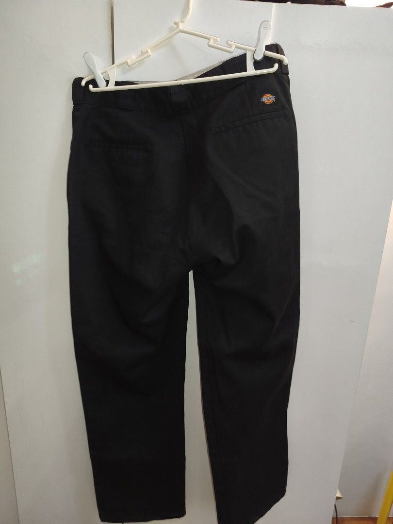 Dickies 874 Work Pants Black size 34 (Category: Chinos) located in Paranaque City. Submitted by seth.fernand0 (Listing ID 1468025644, Image 2). Description: Dickies 874 Original Fit - Color: Black - Size: 34x32 - Condition: 8/10, still stiff. - Fit: Straight leg cut. Bought in 2023 from Dickies in Australia. Also selling sz34 Dickies 874s in dark brown and khaki, check my profile for listings. RFS: Decluttering, need funds .
