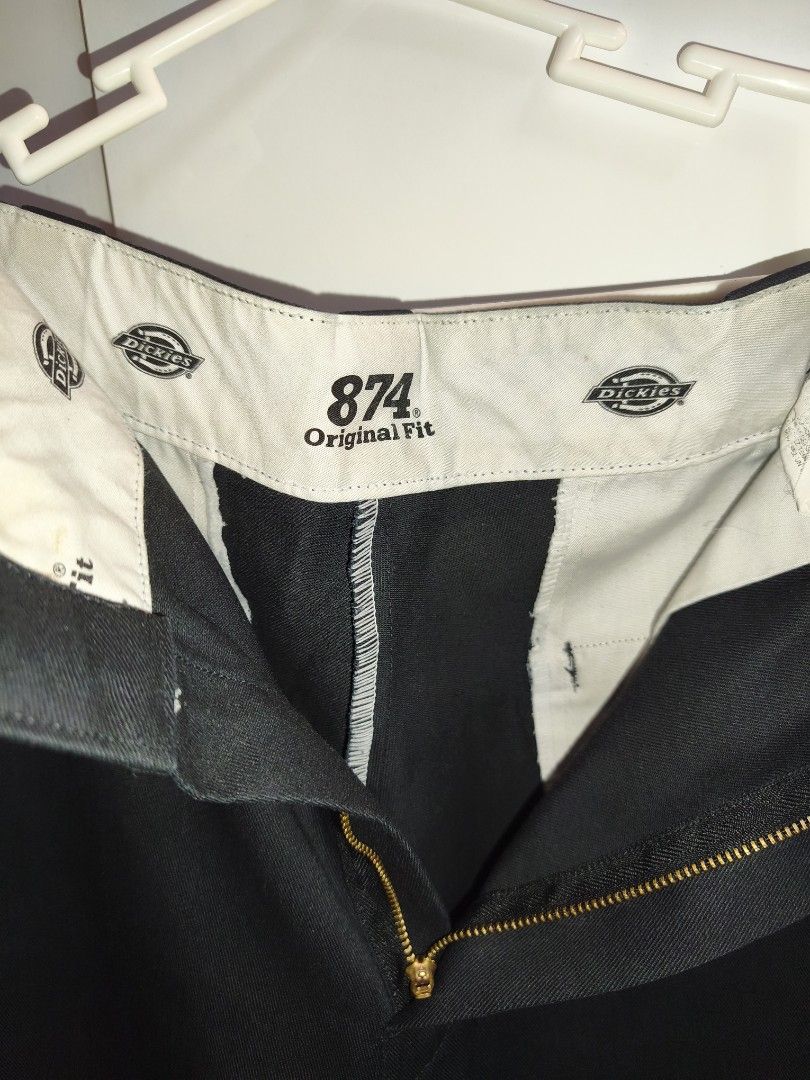 Dickies 874 Work Pants Black size 34 (Category: Chinos) located in Paranaque City. Submitted by seth.fernand0 (Listing ID 1468025644, Image 3). Description: Dickies 874 Original Fit - Color: Black - Size: 34x32 - Condition: 8/10, still stiff. - Fit: Straight leg cut. Bought in 2023 from Dickies in Australia. Also selling sz34 Dickies 874s in dark brown and khaki, check my profile for listings. RFS: Decluttering, need funds .