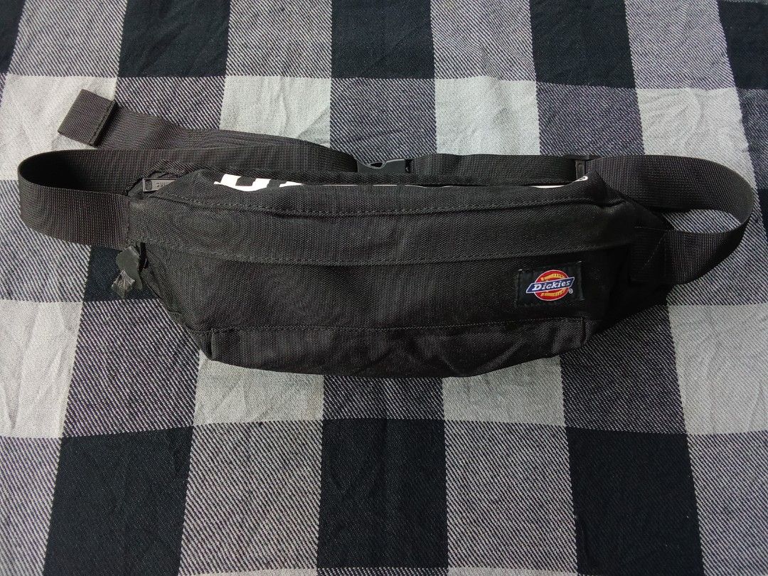 Dickies belt bag (Category: Belt bags, Clutches and Pouches) located in Polomolok. Submitted by timog_high_ice (Listing ID 1467879606, Image 1). Description: - Adjustable Strap - 2 Compartment - Large space inside (Minimal issue at buckle) -still Working Crispy condition ❤️.