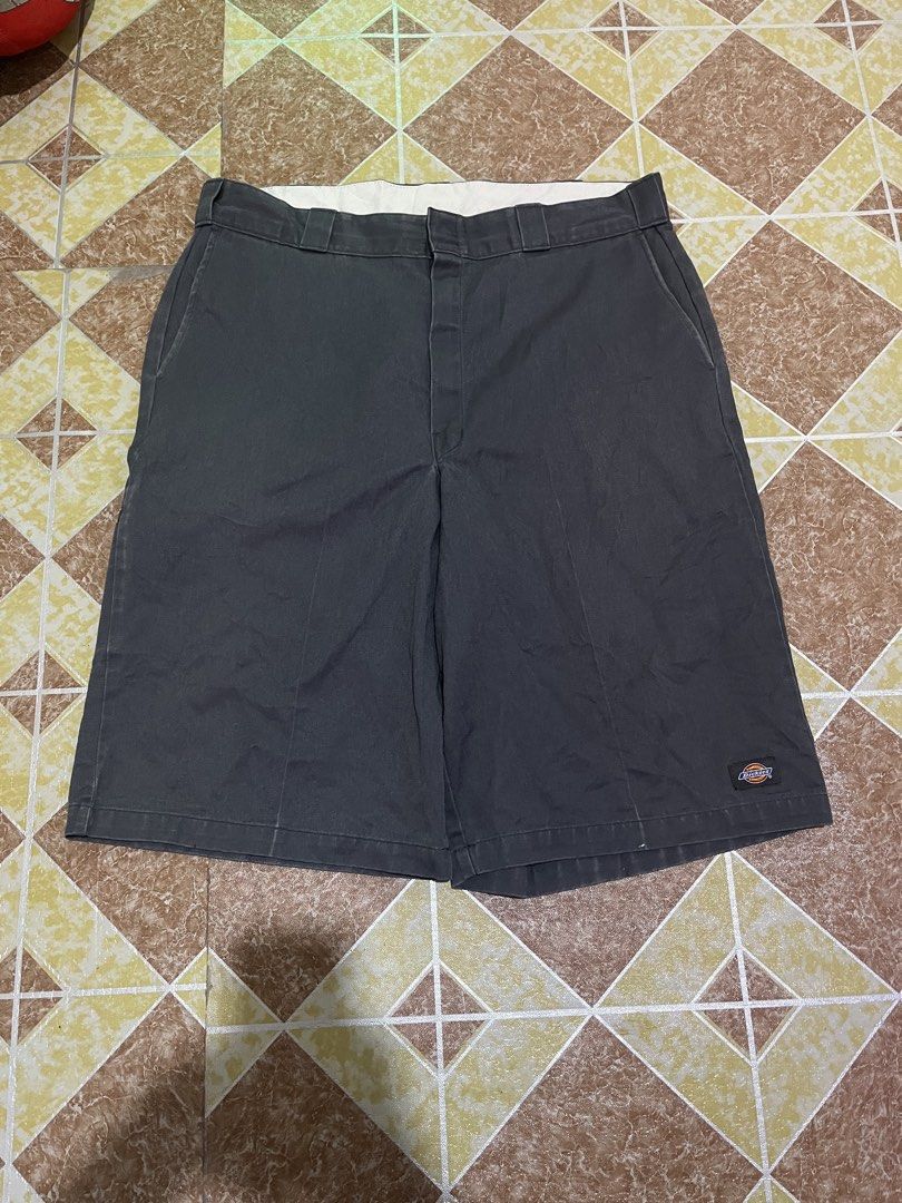 Dickies double patch short (Category: Shorts) located in Gapan. Submitted by xxkaboom (Listing ID 1467880397, Image 3). Description: 36 width 27 length 13 hem Verygood condition 9/10 colorate Need wash fresh from us bale Nueva ecija loc.