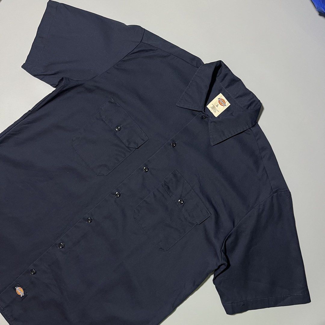 Dickies Mens Workwear Short-Sleeve Button Down Polo (Category: Tshirts & Polo Shirts ) located in Bacolod City. Submitted by marmanj (Listing ID 1467979139, Image 2). Description: ♻️ Dickies Mens Workwear Short-Sleeve Button Down Polo •Original - Complete tags •Condition: Like new •Size: Large to XL ( Large on tag ) •Length: 30” •Width: 24” •Color: Dark Navy Blue •Color rate: 10/10 •With 2 Chest Pockets •No flaws 🔖Price: ₱980 📌Location: Bacolod
