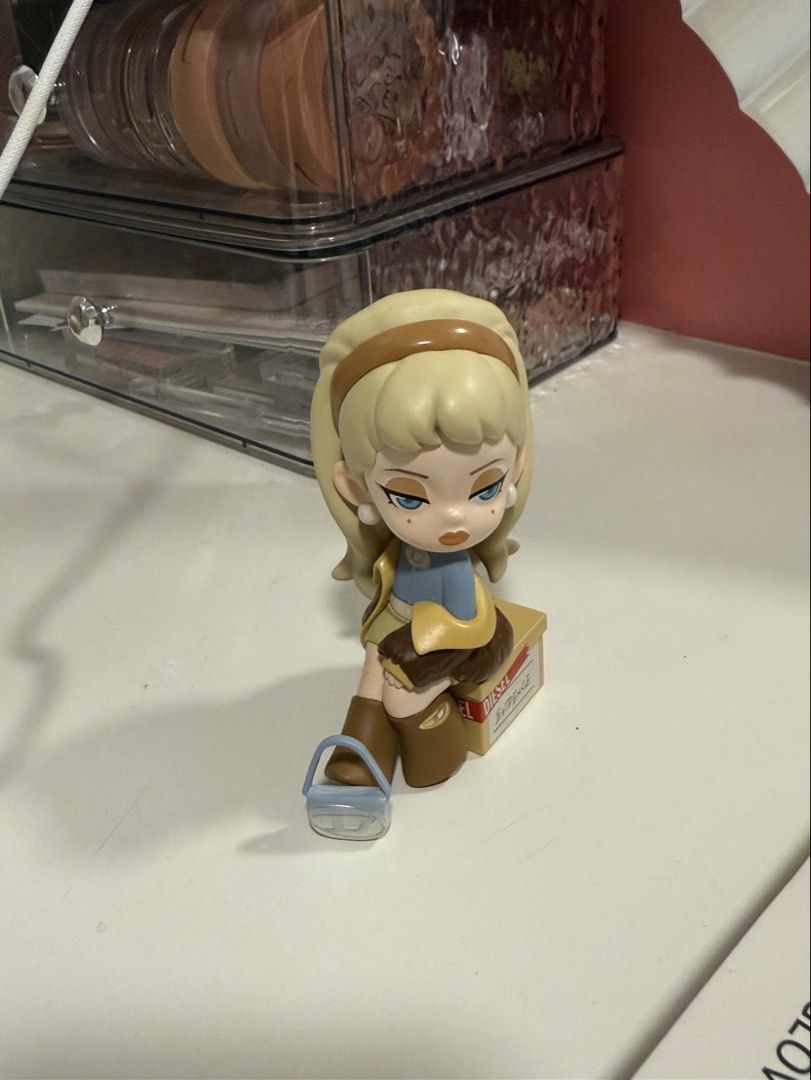 Diesel Collectible Figure (Category: Designer & Blind Box Toys) located in Balanga. Submitted by liiiizzzzzzzzz (Listing ID 1468020723, Image 1). Description: - with card - Includes a cute, miniature matching blue handbag accessory .
