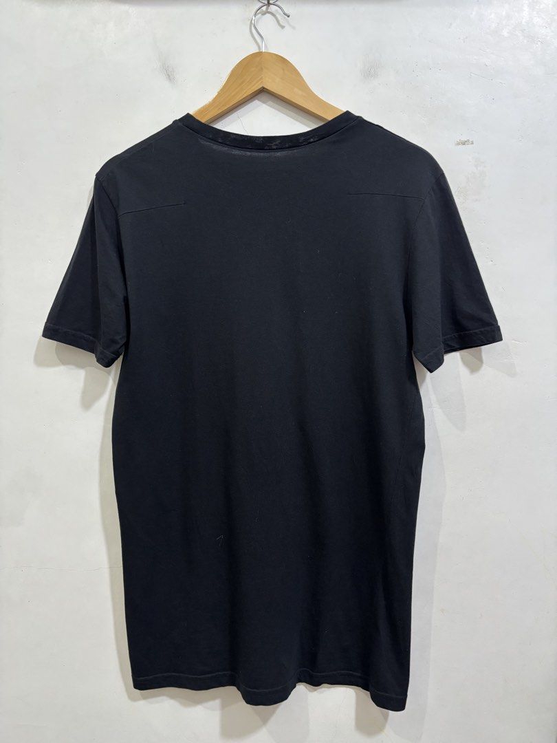 Dior bee embroidered (Category: Luxury Apparel) located in Taytay. Submitted by leanmark103093 (Listing ID 1467952945, Image 3). Description: Dl0R 0rig Bee Embroidered Tee XS on tag W19.5 L28 Missing Main tag Good as new No issue 📩📩📩📩.