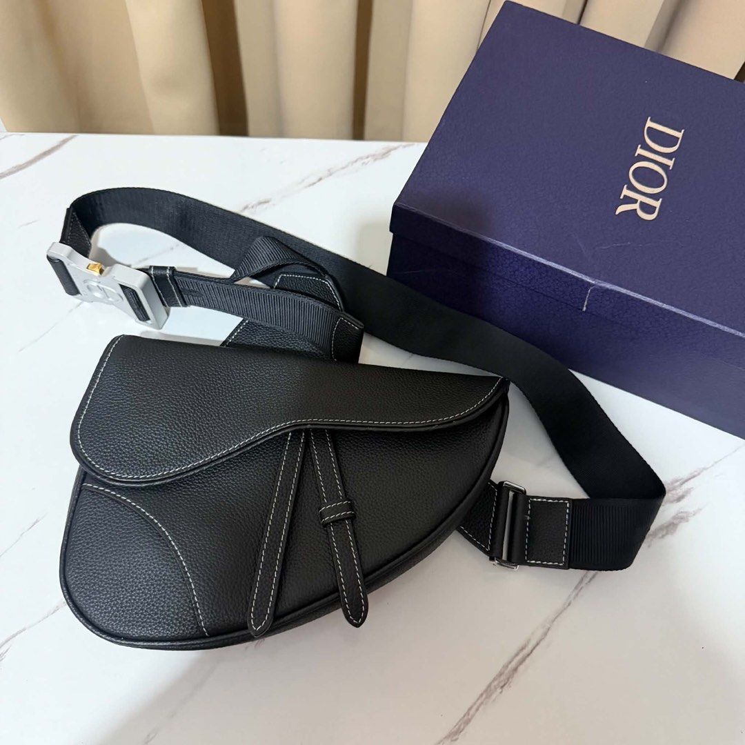 ❣️Dior Men Saddle Bag 25.5cm❣️ (Category: Sling Bags) located in Manila. Submitted by annmacalua (Listing ID 1467849831, Image 2). Description: What u see is what u get!🥰.