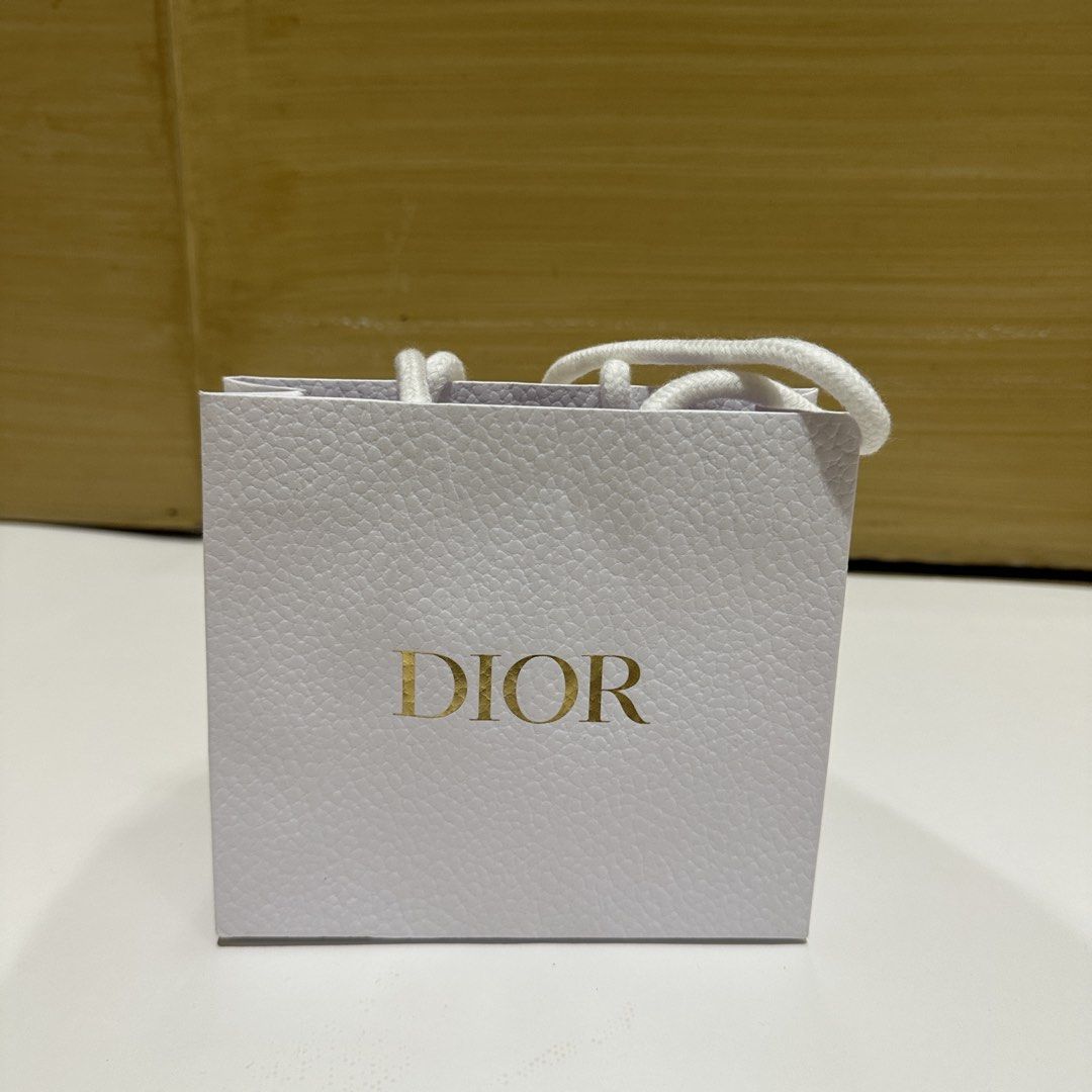 Dior mini paperbag cute classic (Category: Luxury Bags & Wallets) located in Quezon City. Submitted by timelessfinds (Listing ID 1468020266, Image 1). Description: .
