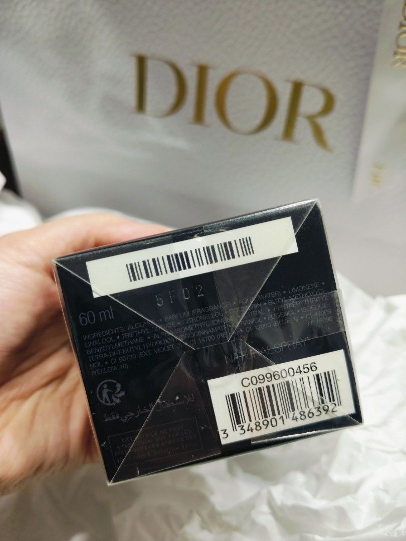 Dior Sauvage - 60ml (Category: Fragrance & Deodorants) located in Valenzuela. Submitted by NA_MI (Listing ID 1467995294, Image 3). Description: Guaranteed Authentic 💯 Original bottle RFS: Need cash.