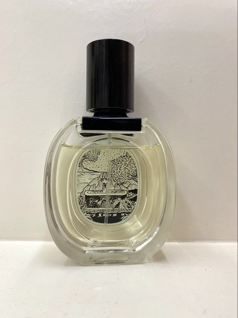 Diptyque Philosykos edt 50ml (Category: Fragrance & Deodorants) located in Mexico. Submitted by happymoby (Listing ID 1467878308, Image 2). Description: Bottle size 50ml Juice level 45ml Philosykos Eau de Toilette by Diptyque is a Aromatic Green fragrance for women and men. Philosykos Eau de Toilette was launched in 1996. The nose behind this fragrance is Olivia Giacobetti. Top note is Fig; middle note is Fig Leaf; base note is Fig Tree..