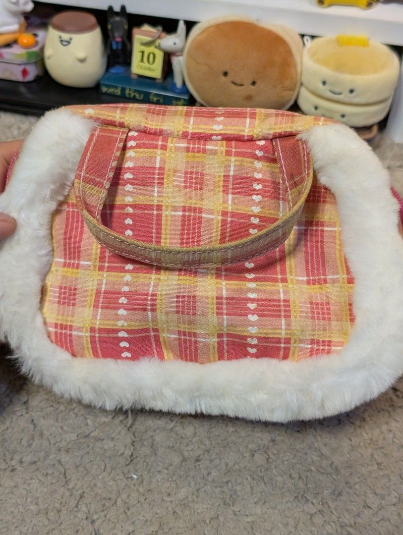 Disney Marie Cat Pouch Handbag (Category: Purses & Pouches) located in San Pedro. Submitted by eurisilvers (Listing ID 1467980599, Image 3). Description: — shipping is via J&T Express — mop: gcash, maya, bank transfer — location: san pedro city, laguna.