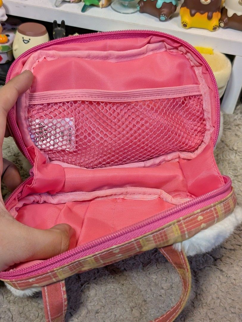 Disney Marie Cat Pouch Handbag (Category: Purses & Pouches) located in San Pedro. Submitted by eurisilvers (Listing ID 1467980599, Image 2). Description: — shipping is via J&T Express — mop: gcash, maya, bank transfer — location: san pedro city, laguna.