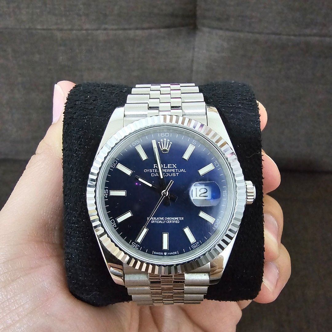 DJ41 Blue Dial (Category: Men's Watches) located in Las Pinas. Submitted by worldofprestige1208 (Listing ID 1467972733, Image 1). Description: V3F with ARF bracelet lightly used complete links watch only slightly nego rfs: hindi na nagagamit.