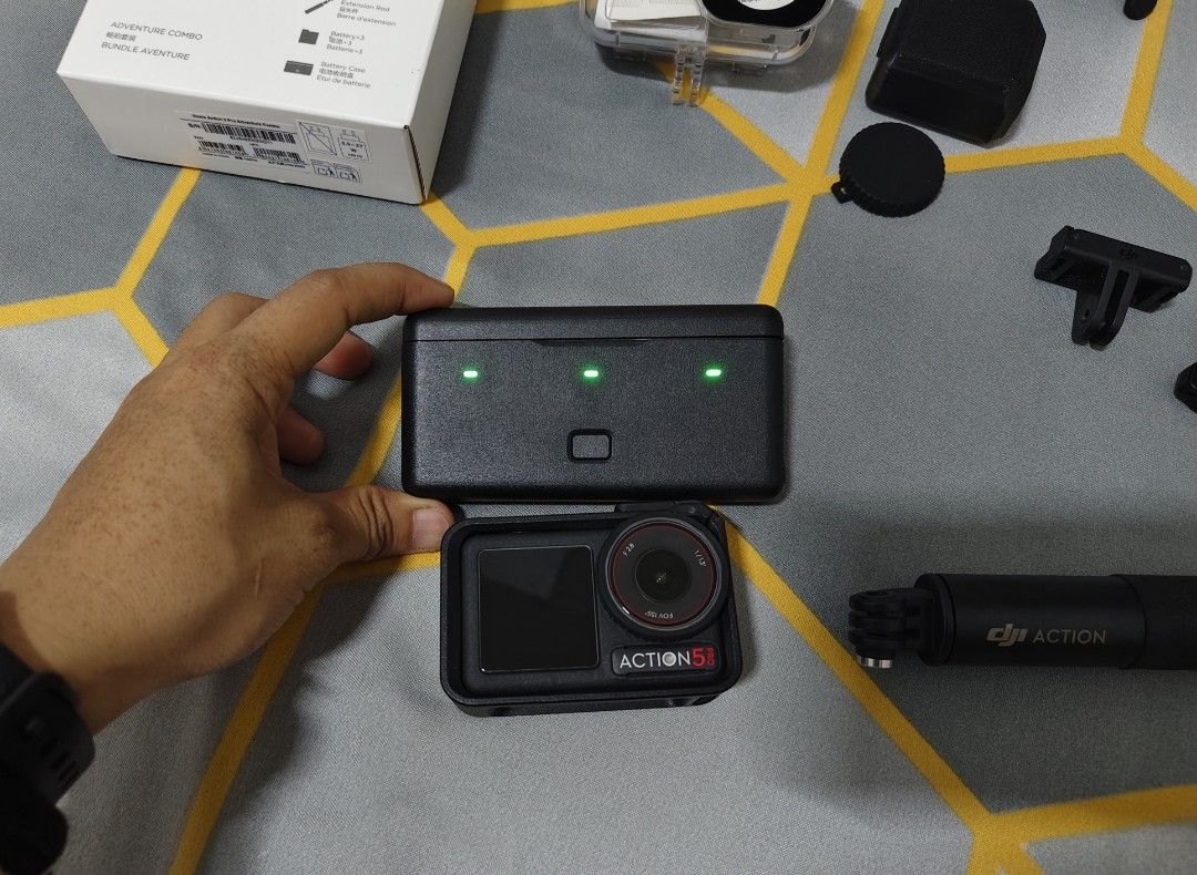 DJI Osmo Action 5 Pro Adventure Combo (Category: Cameras) located in Bacoor. Submitted by omonydal66540 (Listing ID 1467873899, Image 3). Description: DJI Osmo Action 5 Pro Adventure Combo set already with tempered glass. Includes camera, three 1950mAh batteries in charging case Telesin waterproof case extension rod handle grip charging cables protective frame and lens extra mounts Magnetic neck lace Everything packed in original boxes and mini c