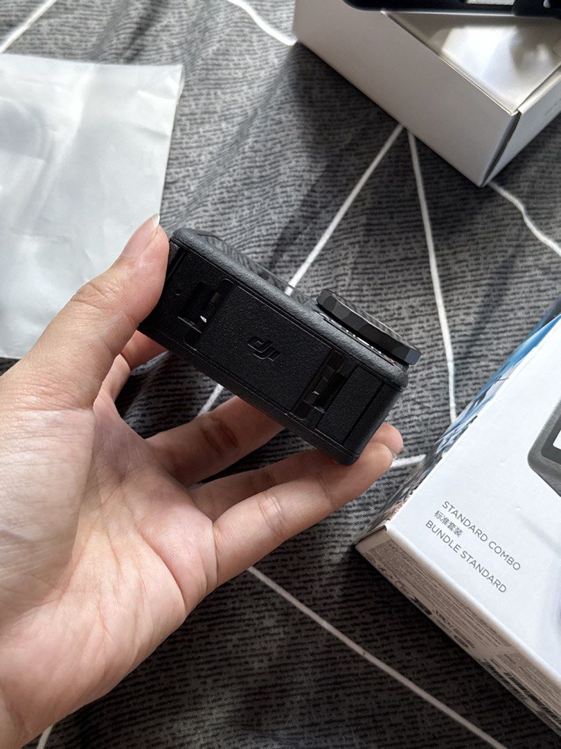 DJI Osmo Action 5 Pro Standard Combo (Category: Cameras) located in Makati City. Submitted by jrs1010 (Listing ID 1467898524, Image 3). Description: - Item: DJI Osmo Action 5 Pro Standard Combo - Condition: Clean, well-maintained, and ready to use (nakatago lang) - Inclusions: Camera body, protective frame, original box, magnetic quick-release mount, and standard accessories - Best for: Vlogging, sports, and travel adventures .