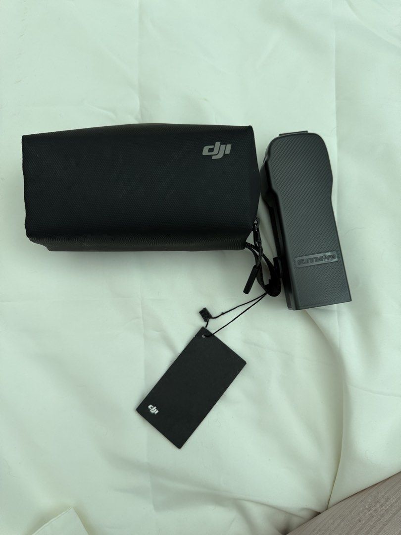 DJI Osmo Pocket 3 Creator Combo (Category: Video Cameras) located in Manila. Submitted by shaznay17 (Listing ID 1467870594, Image 3). Description: **FOR SALE: ** Selling my DJI Osmo Pocket 3 Creator Combo! Perfect for vlogging, travel, content creation, and everyday videos. Great for anyone looking for a compact camera with smooth, stabilized footage. Inclusions: * DJI Osmo Pocket 3 * Creator Combo accessories * 128GB memory card * Other accessor