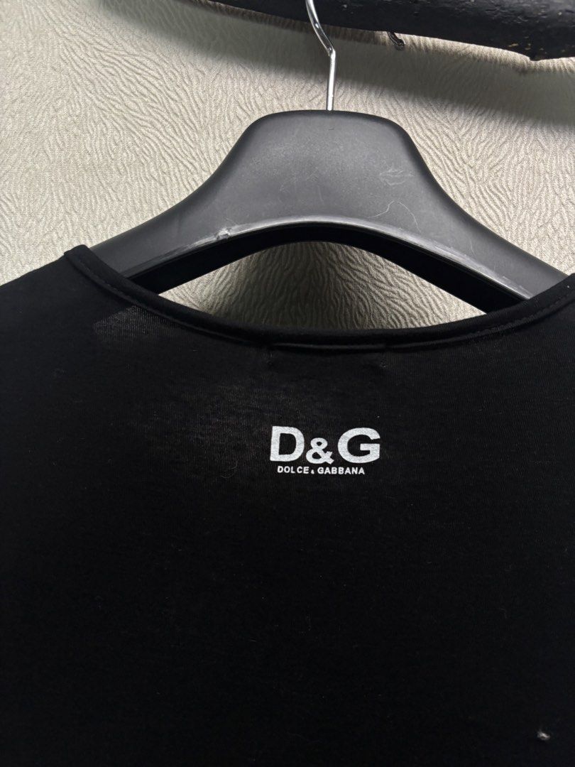 Dolce & Gabbana Shirt (Category: Shirts) located in Baybay. Submitted by thrift.ed2023 (Listing ID 1468010108, Image 3). Description: Dolce & Gabbana Small 15x23 No Issue Good as New .
