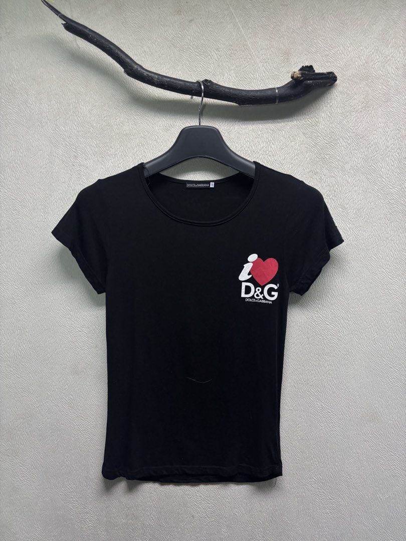 Dolce & Gabbana Shirt (Category: Shirts) located in Baybay. Submitted by thrift.ed2023 (Listing ID 1468010108, Image 1). Description: Dolce & Gabbana Small 15x23 No Issue Good as New .