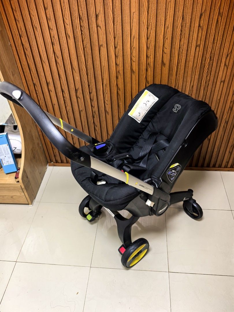 Doona+ 2in1 stroller (Category: Strollers) located in Manila. Submitted by miradoming32070 (Listing ID 1467923805, Image 3). Description: Doona+stroller car seat 2in1 ➡️ Newborn to toddler ➡️ Fully recline ➡️ Reversible handle.
