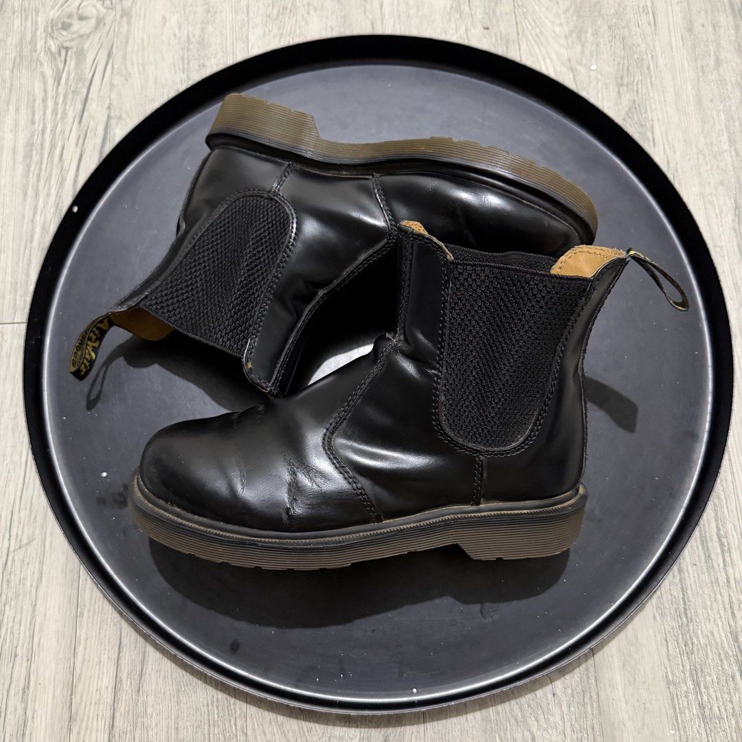Dr Martens Chelsea Boots (Category: Boots) located in Manila. Submitted by wornagainstudios2 (Listing ID 1468030119, Image 1). Description: Fits 7 Womens.