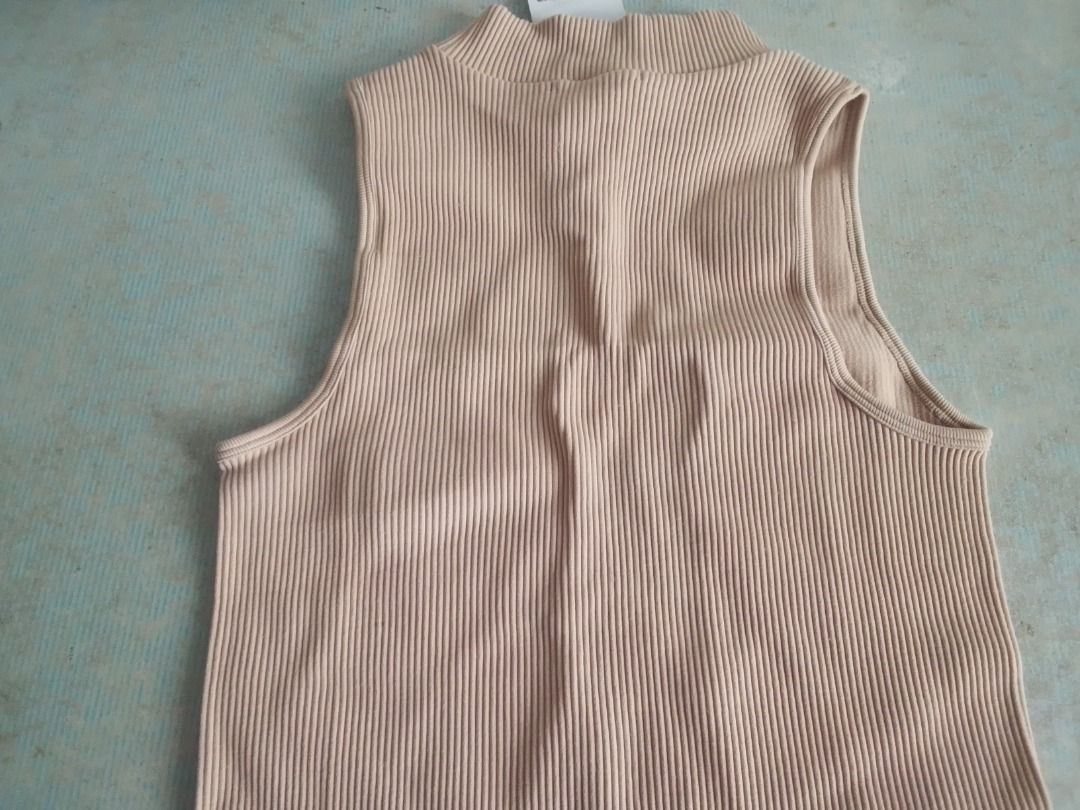 Dress US BNEWTAG (Category: Dresses) located in Los Banos. Submitted by mania-62906 (Listing ID 1467874430, Image 2). Description: BNEWTAG. US small .