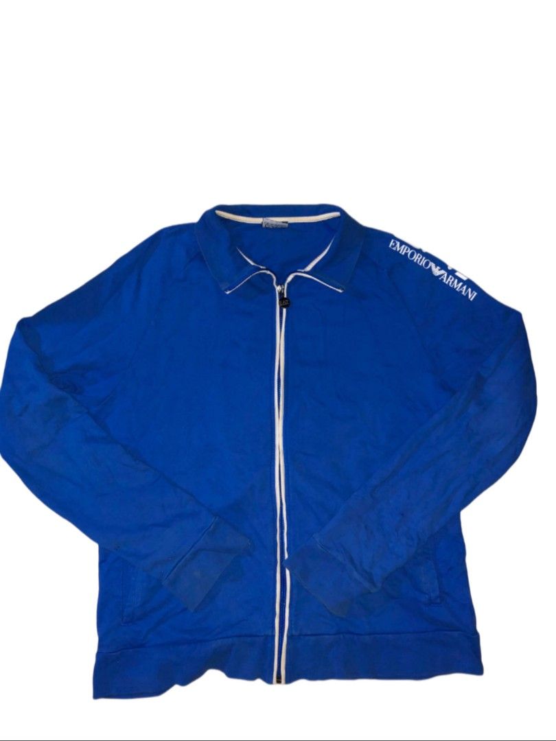 EA7 EMPORIO ARMANI (Category: Coats, Jackets and Outerwear) located in Abucay. Submitted by fnds_wr (Listing ID 1468014381, Image 1). Description: .