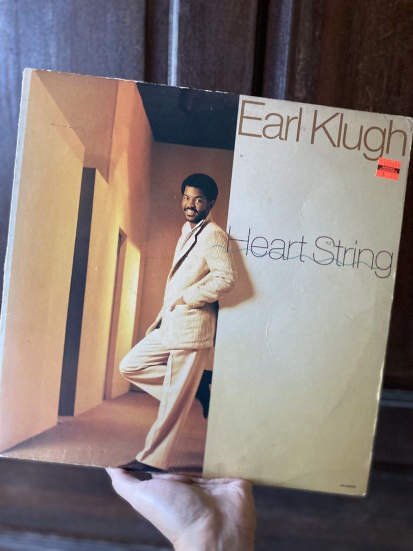 [BUNDLE] Heart String + Living Inside Your Love - Earl Klugh Vinyls (LP) (Category: Vinyls) located in Cainta. Submitted by stuff_4_sale_dump (Listing ID 1467932968, Image 2). Description: with protective outer and inner sleeves .