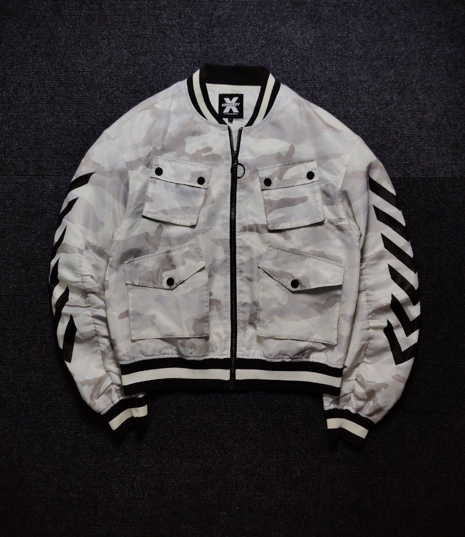 EdHardy tiger camo bomber jacket (Category: Coats, Jackets and Outerwear) located in Quezon City. Submitted by wgapparel (Listing ID 1468015138, Image 3). Description: 📌 available 22.5 x 25 W/L ( small on tag ) pasok ng Large Excellent condition Complete tags Color rate 10/10 Minimal, check last two pics Solid nito bihira. Panalo 💰 Mine 1280 * Color may vary due to lighting * Always check posted pics for details * DM for any concerns about the 