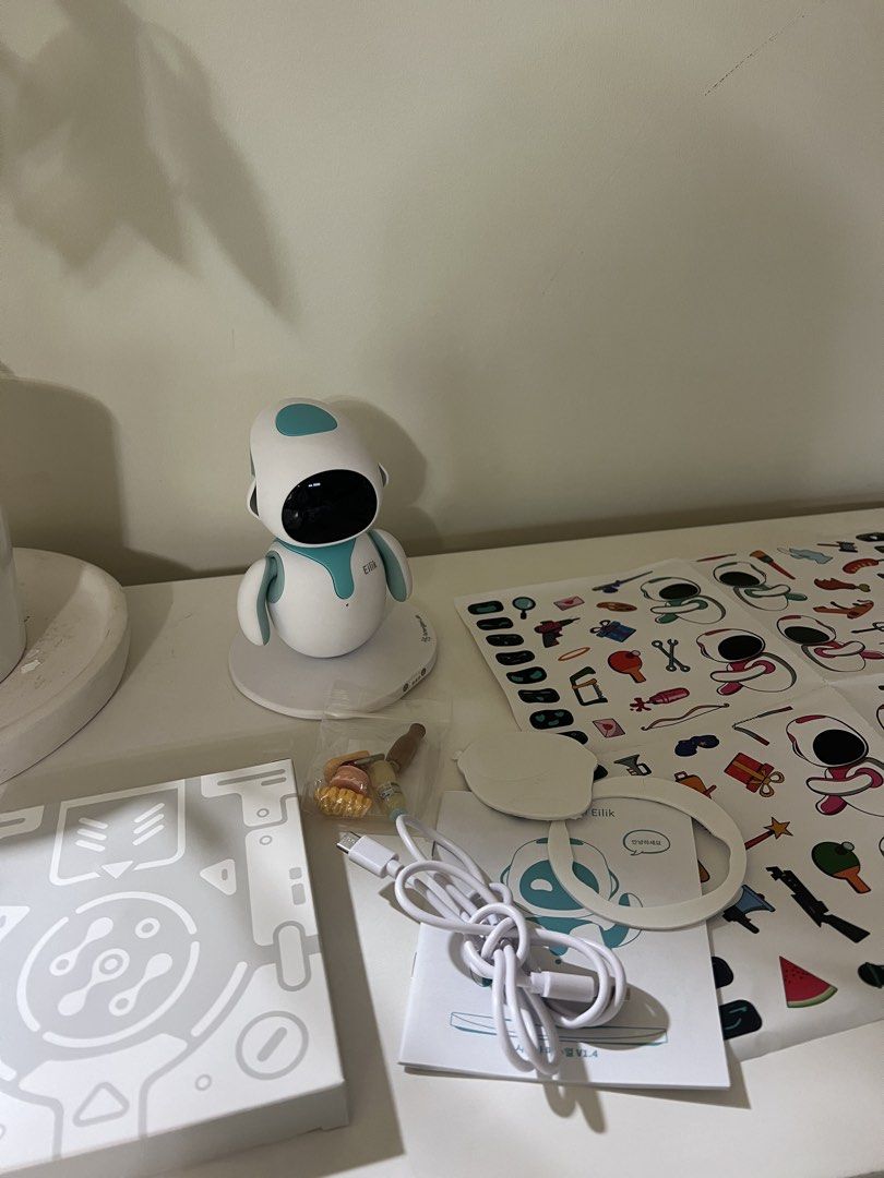 Eilik Robot Intelligent Emotional Voice (Category: Interactive Toys) located in Pasig City. Submitted by barambee (Listing ID 1467914060, Image 3). Description: It’s brand new. I only took it out of the box to charge it and check if everything was working properly. All original accessories and components are included. Purchased in Korea..