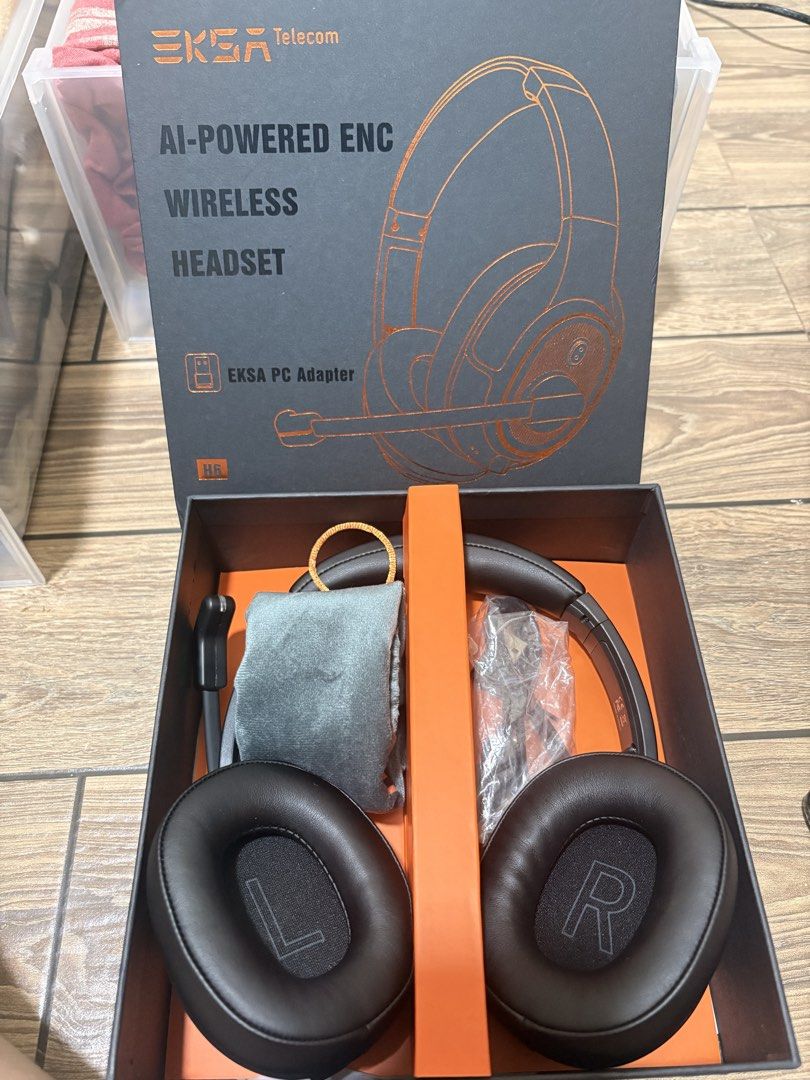 EKSA Telecom H6 AI-Powered ENC Wireless Headset (Category: Headphones & Headsets) located in Malabon City. Submitted by kathleenkayeonofre (Listing ID 1468015141, Image 1). Description: - Model: EKSA Telecom H6 Wireless Headset - Condition: Excellent, comes with original box packaging - Mic: AI-powered Environmental Noise Cancellation (ENC) - Comfort: Over-ear design with clear L and R marked leatherette ear cushions - Compatibility & Extras: Inc