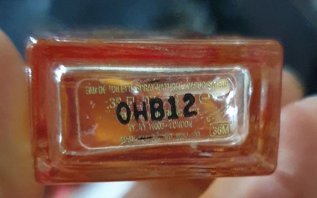 Elizabeth Arden Red Door Perfume 10ml (Category: Fragrance & Deodorants) located in Las Pinas. Submitted by imhislily (Listing ID 1467941719, Image 2). Description: - Authentic Elizabeth Arden Red Door fragrance - Classic, timeless floral scent profile - Iconic red and gold arched cap design - Clear glass bottle with vibrant amber liquid - Fully functional spray nozzle mechanism - about 8ml juice content -price negotiable.