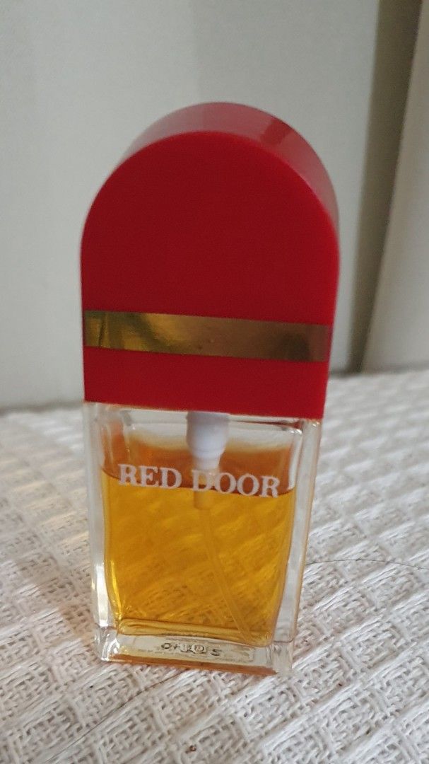Elizabeth Arden Red Door Perfume 10ml (Category: Fragrance & Deodorants) located in Las Pinas. Submitted by imhislily (Listing ID 1467941719, Image 1). Description: - Authentic Elizabeth Arden Red Door fragrance - Classic, timeless floral scent profile - Iconic red and gold arched cap design - Clear glass bottle with vibrant amber liquid - Fully functional spray nozzle mechanism - about 8ml juice content -price negotiable.