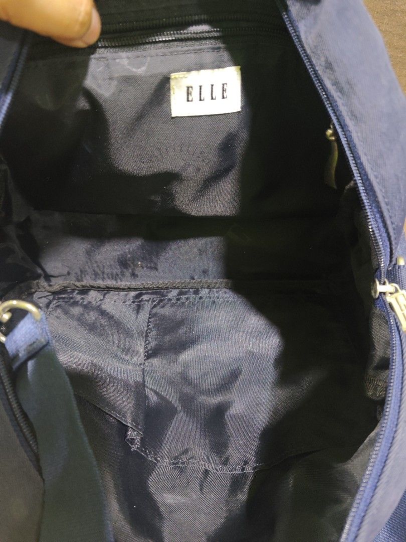 Elle hand/sling bag (Category: Cross-body Bags) located in Pili. Submitted by zaneombao03491 (Listing ID 1467985768, Image 3). Description: .