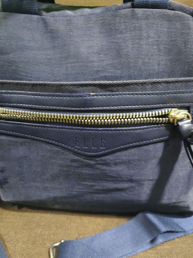 Elle hand/sling bag (Category: Cross-body Bags) located in Pili. Submitted by zaneombao03491 (Listing ID 1467985768, Image 2). Description: .