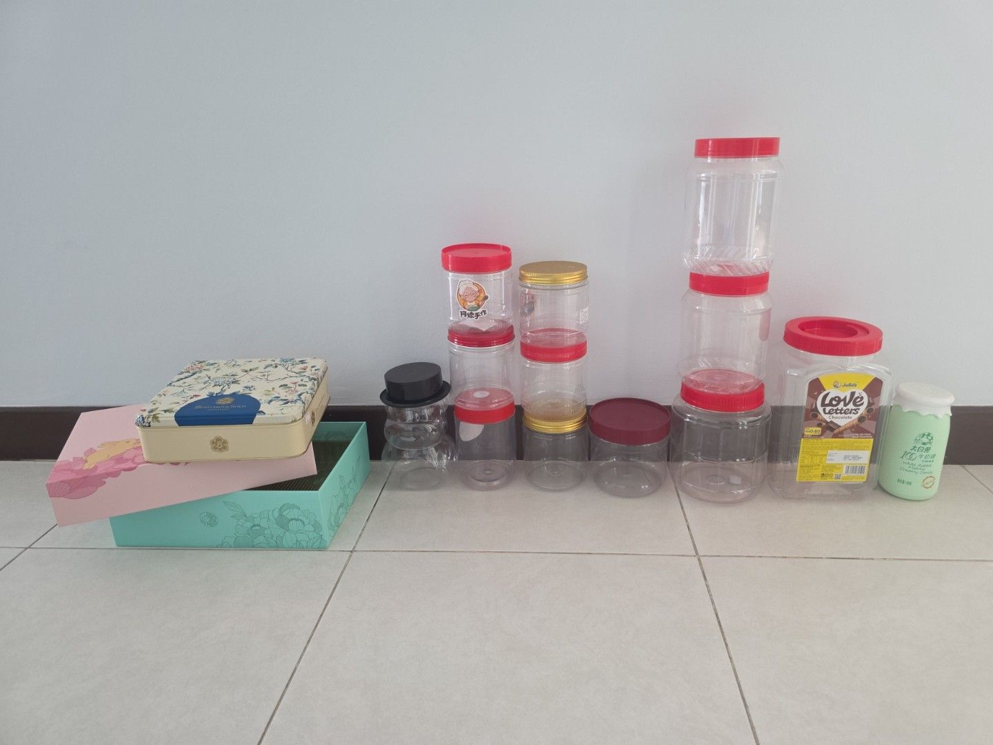 Empty containers (Category: Everything Else) located in Singapore. Submitted by cleverwind.4dc5c9 (Listing ID 1467870655, Image 1). Description: Empty tins and containers from CNY and mid-autumn festival. Washed and cleaned..