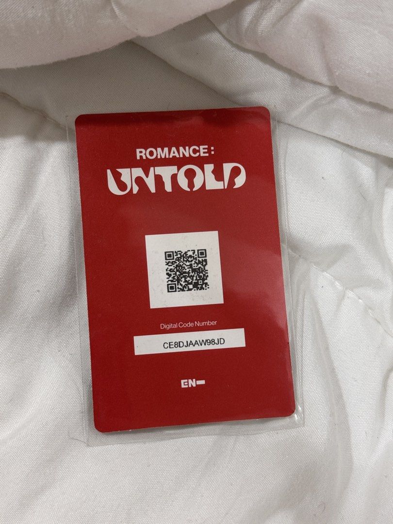 ENHYPEN Romance Untold Group Photocard Digital Code (Category: K-Wave Merchandise) located in Manila. Submitted by livelaughlovejay (Listing ID 1467972222, Image 2). Description: - Official ENHYPEN Romance Untold album inclusion - Features group selfie with all members in casual outfits - Includes unused digital code on the back - Packaged safely with cardboard backing for shipping.