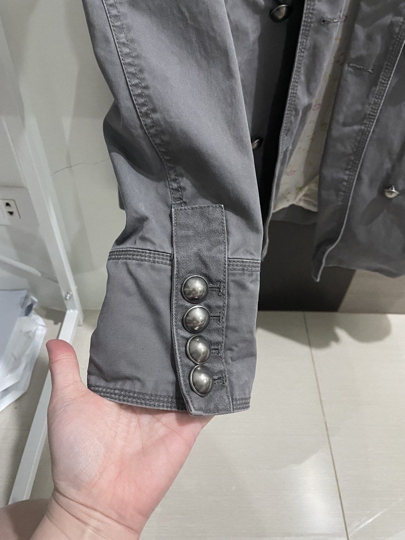 Esprit Jacket (Category: Coats, Jackets and Outerwear) located in Malabon City. Submitted by clbm_0308 (Listing ID 1468022546, Image 1). Description: Almost new. .