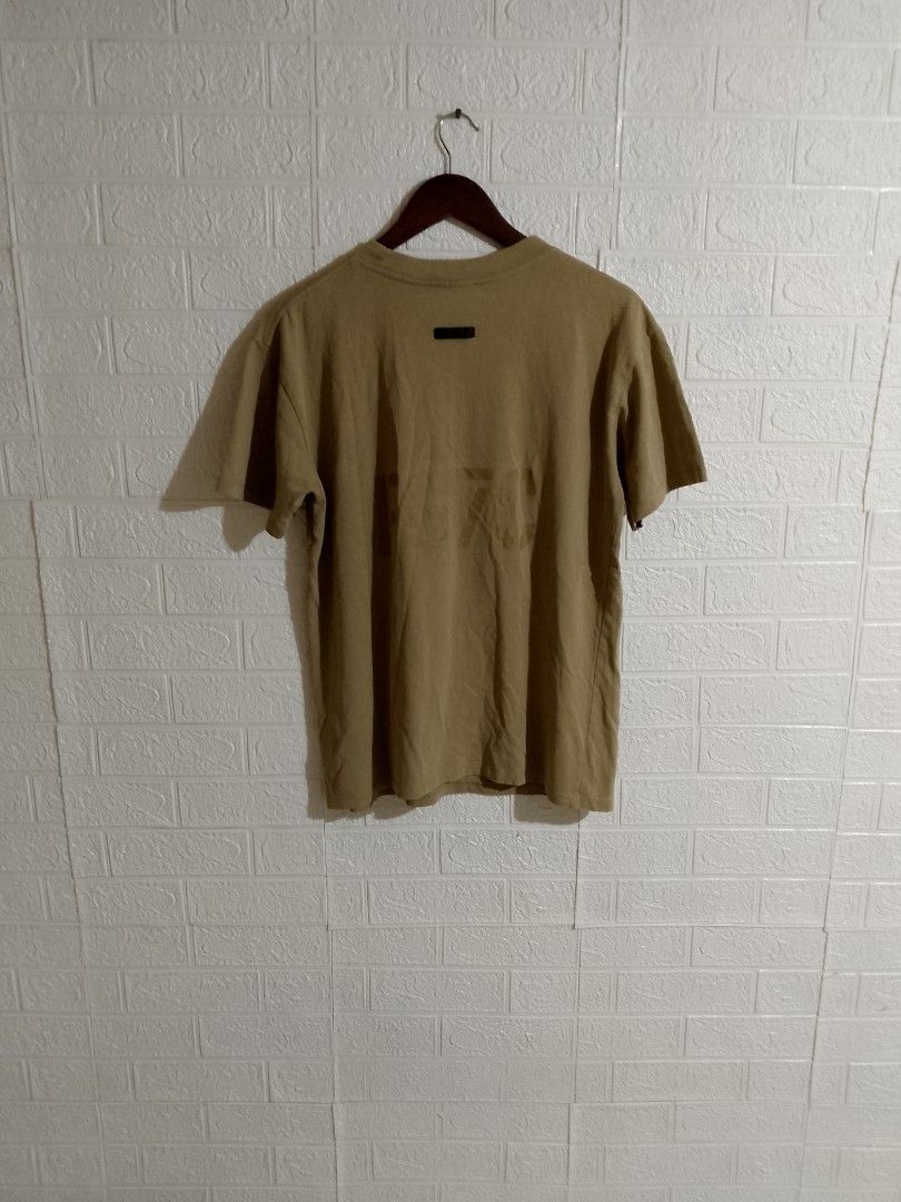 ESSENTIAL FOG SHIRT (Category: Tshirts & Polo Shirts ) located in Tabaco. Submitted by zerothreethrift (Listing ID 1467930444, Image 2). Description: ESSENTIAL FOG SHIRT SIZE SMALL TO MEDIUM EXCELLENT PM IF INTERESTED ALBAY LOCATION.
