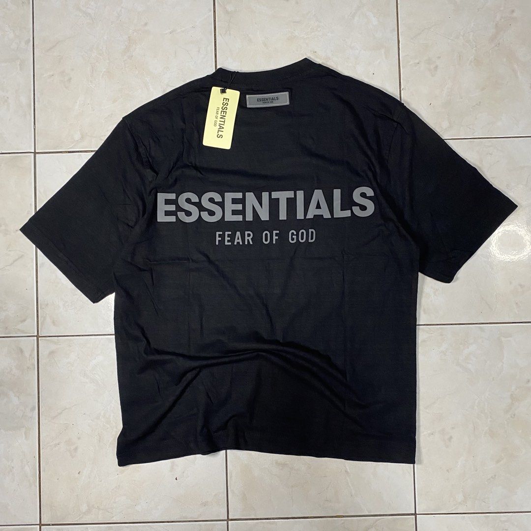 Essentials Fear of God (Category: Activewear) located in Bacoor. Submitted by fitcart (Listing ID 1467873589, Image 3). Description: Size: S Dimes: 25 × 20 Fabric: Cotton Condition: Good Condition Color Rate: 9/10 Issue: None Price: ₱350.