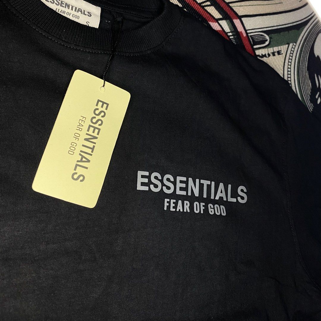 Essentials Fear of God (Category: Activewear) located in Bacoor. Submitted by fitcart (Listing ID 1467873589, Image 2). Description: Size: S Dimes: 25 × 20 Fabric: Cotton Condition: Good Condition Color Rate: 9/10 Issue: None Price: ₱350.