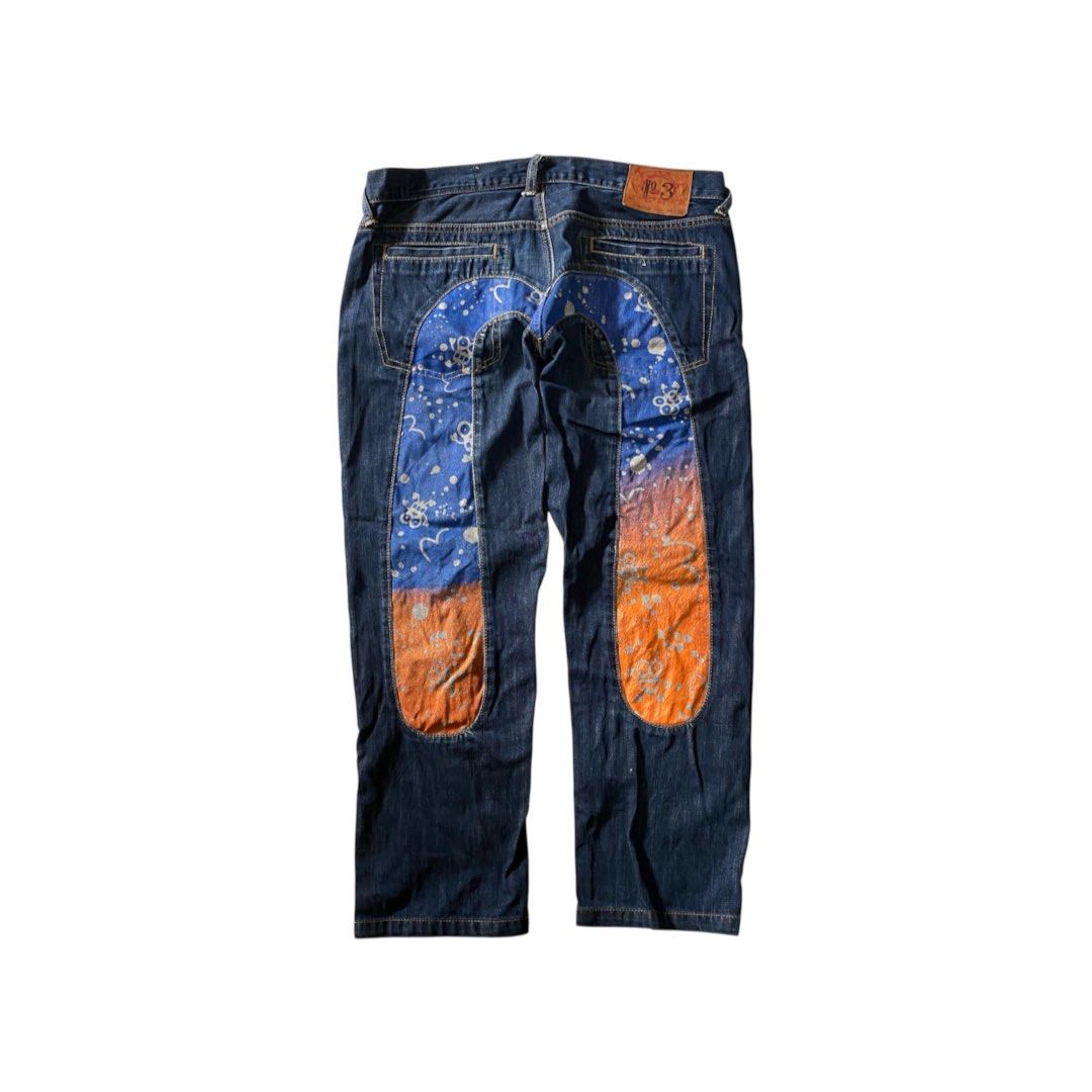 Evisu Blue Robot Daicock Japanese Denim Jeans (Category: Jeans) located in Manila. Submitted by finofindthisart (Listing ID 1467952907, Image 1). Description: Length 37 Width 36 Hem 8 Measured it by inches P750 Issue: N/A This is a pre-loved/thrifted items and may show minor signs of issue due to its vintage nature. Kindly manage expectations. No refunds or exchanges will be accepted. 📍Pasay City DM for inquiries..