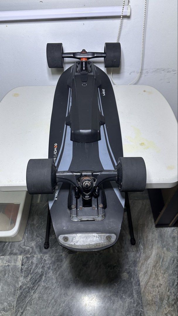 Exway Wave Hub (Category: Skates, Rollerblades & Scooters) located in Caloocan City. Submitted by garahehub (Listing ID 1468046088, Image 3). Description: Included: 1 - Exway wave Board 1 - Smart Controller 1 - 99wh Battery 1- Charger 1- Mackar Eskate Bag Optional extra 99wh Battery *note 25k pag dalawa battery pag isa 22k.ang value ng battery ay around 12k isa po sa website kasama shipping. steal price na po yan 👍 Pwede po sya dalhin pag nag tr