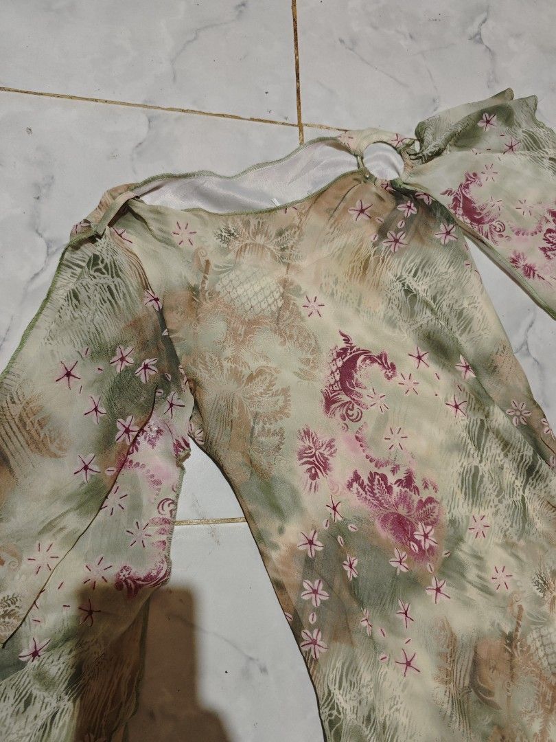 Fairy dress assymetrical (Category: Dresses) located in Binalbagan. Submitted by Kristoffer_Arguelles (Listing ID 1467885705, Image 2). Description: For sale Small to semi medium fairy dress Flowy sleeveless assymetrical bottom 15 width chest length 42-44 due to assymetrical bottom.