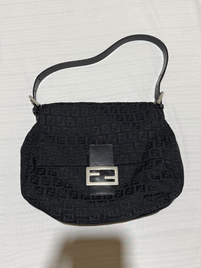 FENDI MAMMA BAGUETTE (Category: Luxury Bags & Wallets) located in Manila. Submitted by lowxuries (Listing ID 1468008889, Image 1). Description: FENDI MAMMA BAGUETTE AUTHENTIC RANK A 20K NEGOTIABLE.