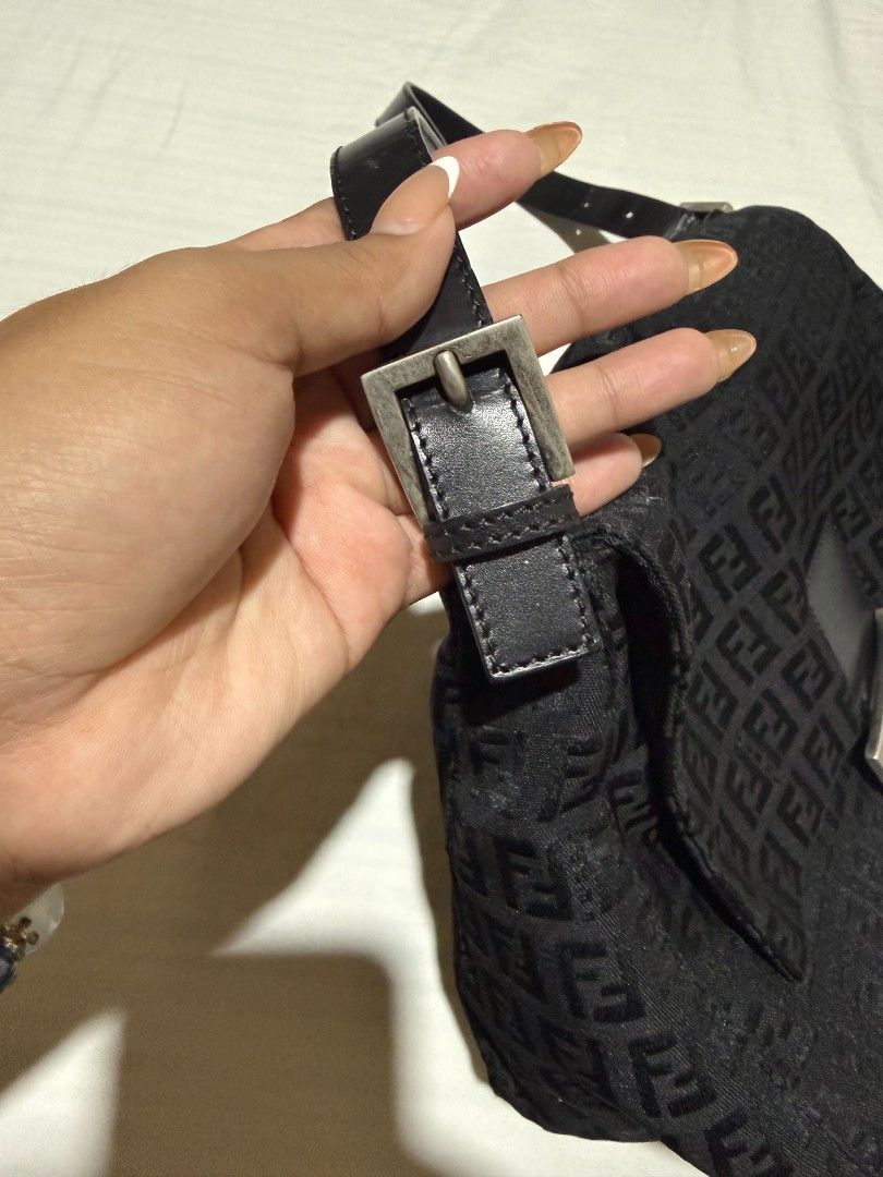 FENDI MAMMA BAGUETTE (Category: Luxury Bags & Wallets) located in Manila. Submitted by lowxuries (Listing ID 1468008889, Image 3). Description: FENDI MAMMA BAGUETTE AUTHENTIC RANK A 20K NEGOTIABLE.