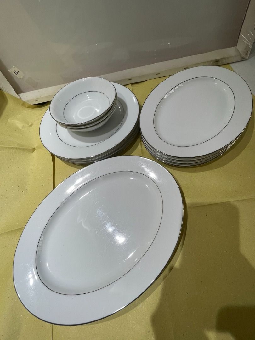Festival Philippines 28pc Dinner Set (Category: Dinnerware & Cutlery) located in Quezon City. Submitted by foxsquaredeals (Listing ID 1467914701, Image 1). Description: 4 pcs oval plate 22cmx30cm; 1pc oval plate 26cmx34cm; 12pcs round plates 27cm; 11pcs soup bowl 16cm P5,000 take all MOP: Gcash/Bank Transfer.