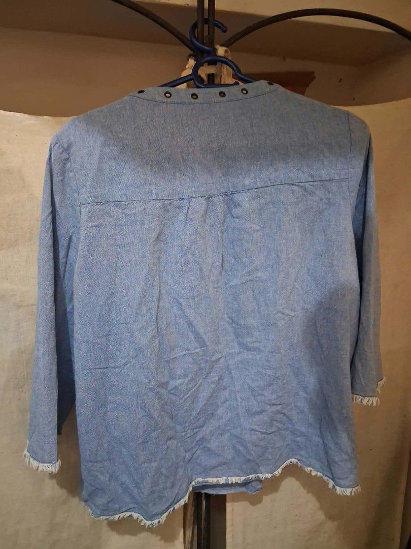 F&F Chambre blouse (Category: Longsleeves) located in Las Pinas. Submitted by shop2ship (Listing ID 1467884912, Image 2). Description: F&F Chambre blouse size 12 Made in India.