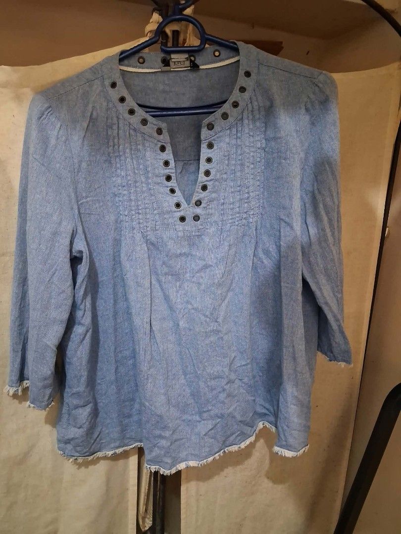 F&F Chambre blouse (Category: Longsleeves) located in Las Pinas. Submitted by shop2ship (Listing ID 1467884912, Image 1). Description: F&F Chambre blouse size 12 Made in India.