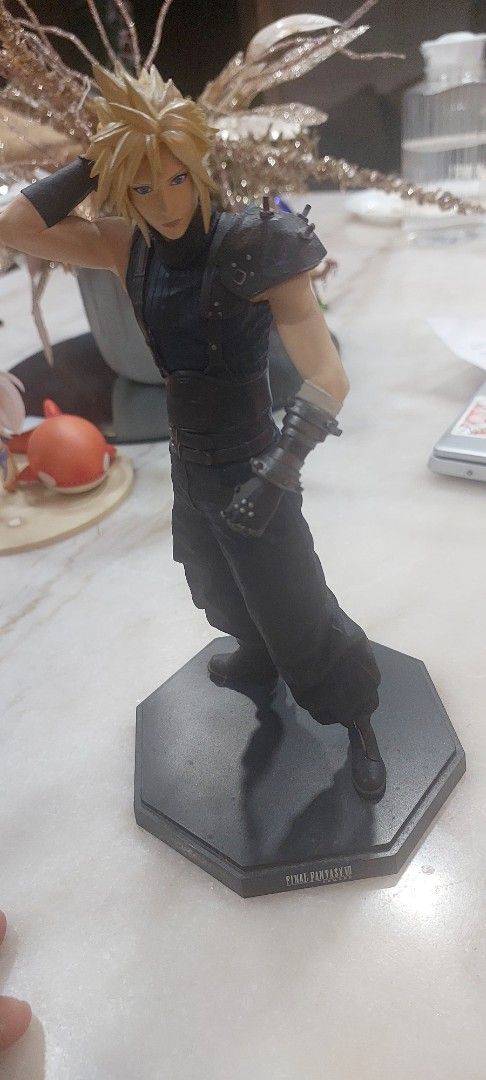Final Fantasy VII Cloud Strife Kuji (Category: Figurines & Statues) located in Quezon City. Submitted by aidannjoshs (Listing ID 1467867258, Image 1). Description: - Loose - No Sword - Accepted Gcash Payment - Location: Greenhills, San Juan.