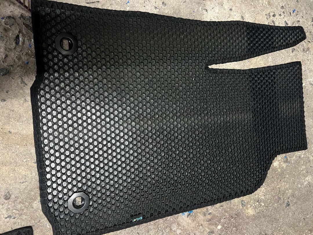 Floor mat (Category: Upholstery, Seatcovers and Other Interior Parts and Accessories) located in Manila. Submitted by kennethpogi090 (Listing ID 1468056562, Image 2). Description: - Brand: ENZO - Color: Black with black lining - Material: High-grade textured rubber with honeycomb trap design - Features: Waterproof, easy to clean, anti-slip backing, durable construction - Condition: Brand new.